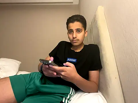 Snapshot of bemjmen chatting on 10.25.25 bemjmen online show from 10.25.25