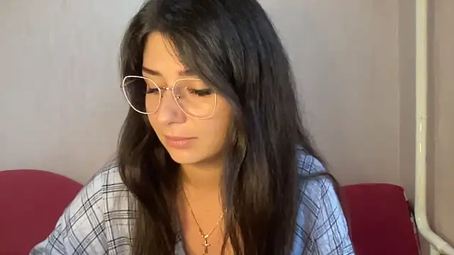 Snapshot of RossyStrawberryV chatting on 10.10.25 RossyStrawberryV online show from 10.10.25