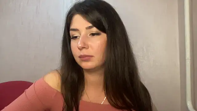 Snapshot of RossyStrawberryV chatting on 11.04.25 RossyStrawberryV online show from 11.04.25