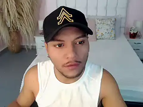 Max Rivers online show from 10.14.25
