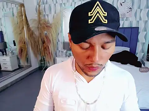 Max Rivers online show from 10.18.25