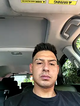 Snapshot of juanjR11 chatting on 09.27.25 juanjR11 online show from 09.27.25