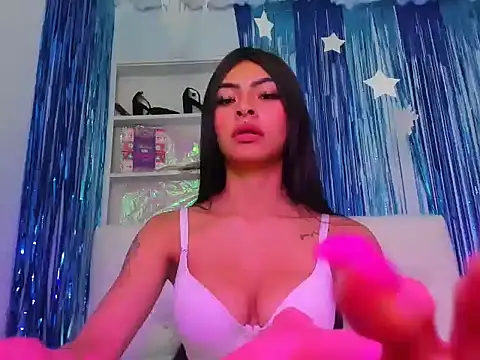 Snapshot of laylahotl chatting on 10.06.25 laylahotl online show from 10.06.25