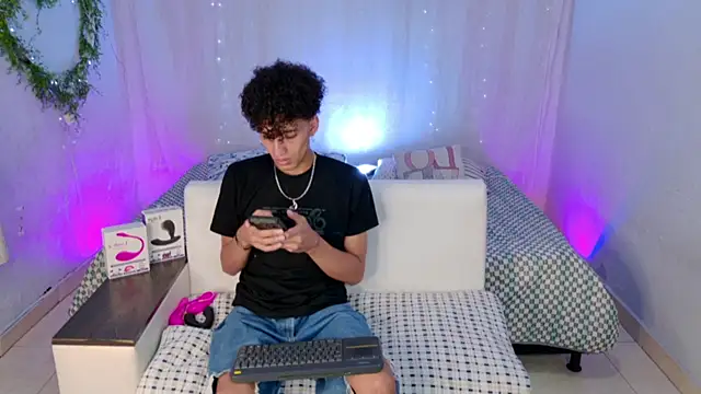 Snapshot of josesweet_ chatting on 10.03.25 josesweet  online show from 10.03.25