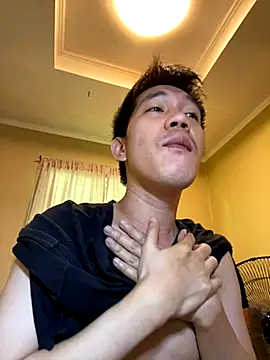 Snapshot of asian_guy_69 chatting on 10.02.25 asian guy 69 online show from 10.02.25