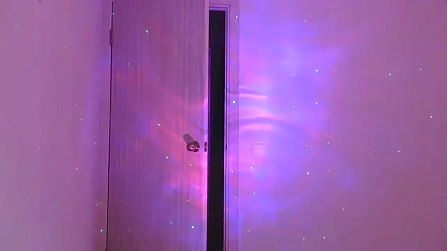 Snapshot of Omivelle chatting on 11.10.25 Omivelle online show from 11.10.25