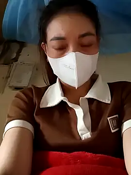 Snapshot of Phiny_xx chatting on 10.12.25 Phiny xx online show from 10.12.25