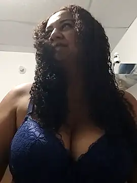 Snapshot of MEYBELLATINA chatting on 09.27.25 MEYBELLATINA online show from 09.27.25