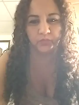 Snapshot of MEYBELLATINA chatting on 10.02.25 MEYBELLATINA online show from 10.02.25