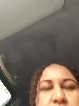 Snapshot of MEYBELLATINA chatting on 10.17.25 MEYBELLATINA online show from 10.17.25