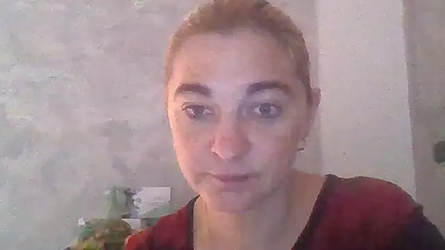 Snapshot of GoldenAngelMilf chatting on 10.12.25 GoldenAngelMilf online show from 10.12.25