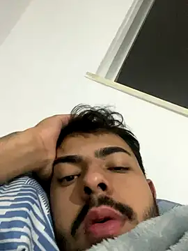 Snapshot of artzin2334 chatting on 09.26.25 artzin2334 online show from 09.26.25