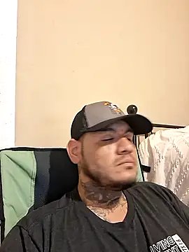 Snapshot of itsJrivera24 chatting on 10.01.25 itsJrivera24 online show from 10.01.25