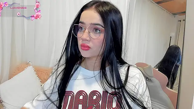  miasophie  online show from 10.05.25