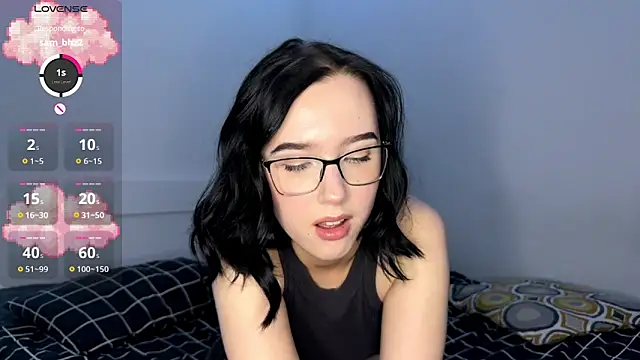 Snapshot of KayaNorth chatting on 10.05.25 KayaNorth online show from 10.05.25