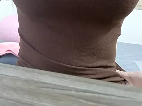 Snapshot of Selena3391 chatting on 10.02.25 Selena3391 online show from 10.02.25