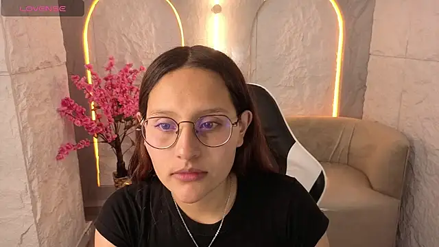 Nyx Tamy Tx  online show from 10.20.25