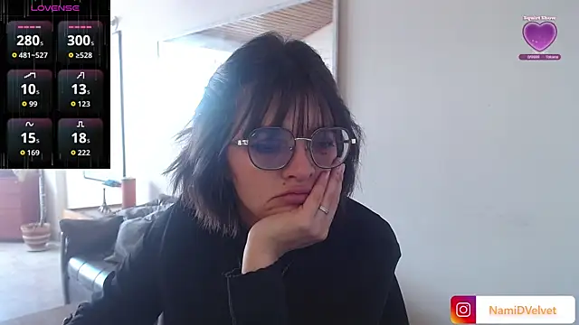 NamiDVelvet online show from 10.18.25