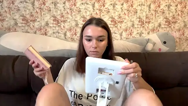 Snapshot of JaneFosterxx chatting on 10.26.25 JaneFosterxx online show from 10.26.25