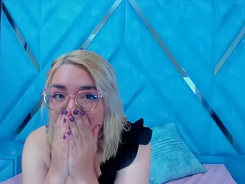 Eily Blunts online show from 10.04.25