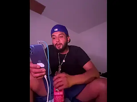 Snapshot of UrfavDilf69 chatting on 11.12.25 UrfavDilf69 online show from 11.12.25