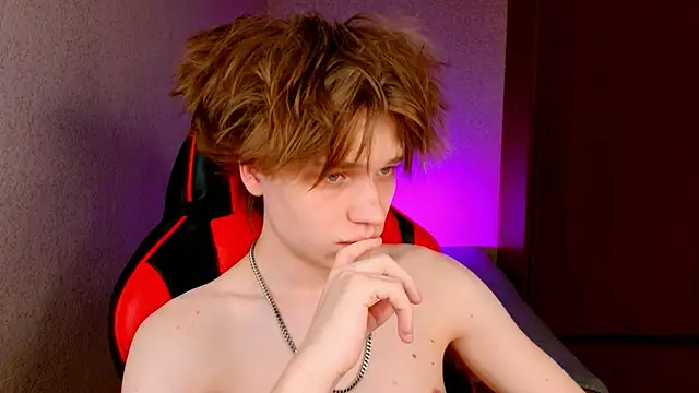 Snapshot of jeffreyue chatting on 10.02.25 jeffreyue online show from 10.02.25