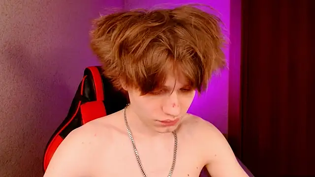 Snapshot of jeffreyue chatting on 10.05.25 jeffreyue online show from 10.05.25