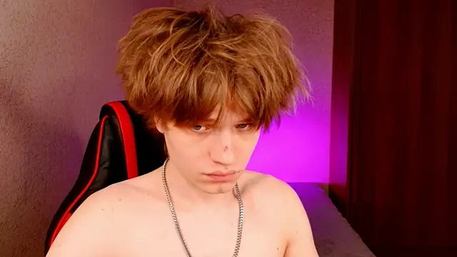 Snapshot of jeffreyue chatting on 10.06.25 jeffreyue online show from 10.06.25