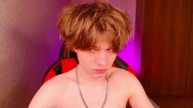 Snapshot of jeffreyue chatting on 10.17.25 jeffreyue online show from 10.17.25