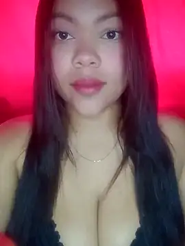 Snapshot of loren_g08 chatting on 11.05.25 loren g08 online show from 11.05.25