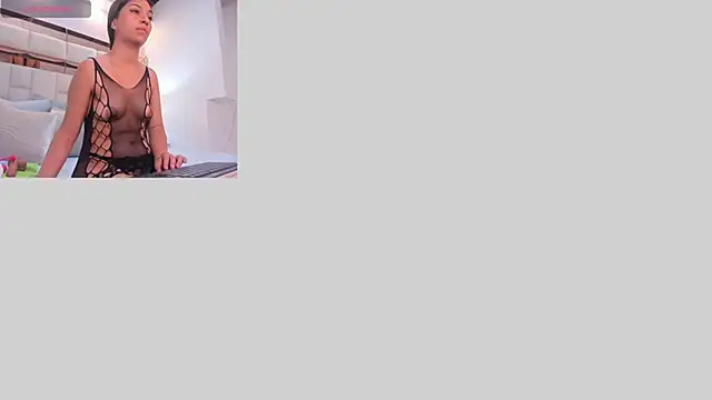 karolgaviriaa online show from 10.14.25
