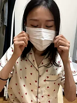 Snapshot of mia2_jp chatting on 10.18.25 mia2 jp online show from 10.18.25