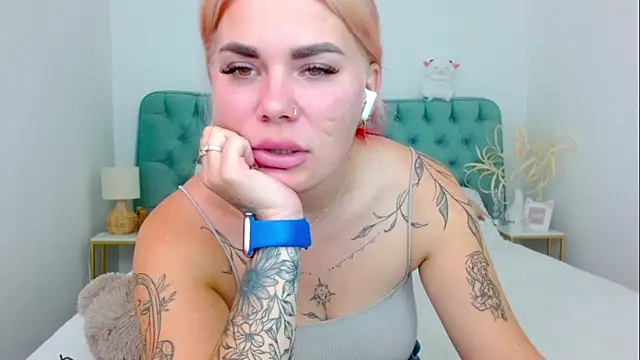 Naughty kittyy1 online show from 10.05.25