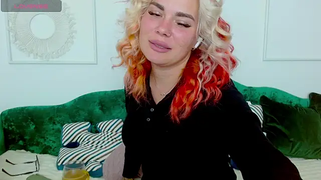 Naughty kittyy1 online show from 10.11.25