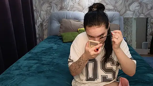 Snapshot of Mary_12 chatting on 10.09.25 Mary 12 online show from 10.09.25