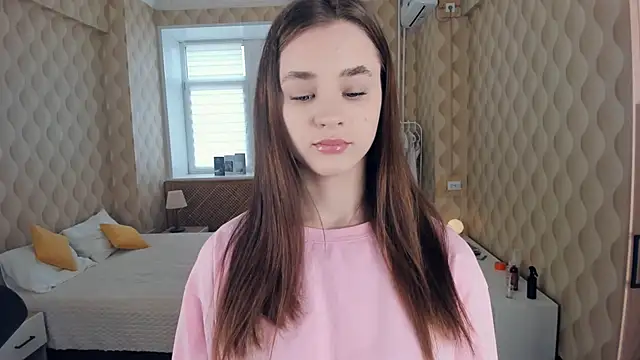 JinnyMcie online show from 10.08.25