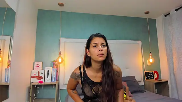 Snapshot of is_a_bell chatting on 10.12.25 is a bell online show from 10.12.25