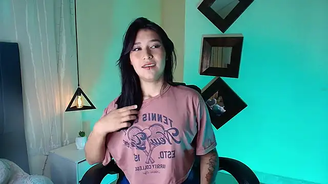 Rubyvixxen  online show from 10.11.25