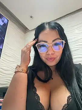 Aurora-Hernandez online show from 10.07.25
