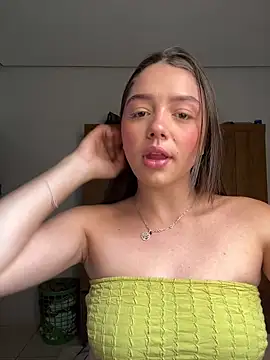 luiza barcelos online show from 10.13.25