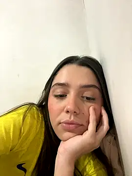 luiza barcelos online show from 10.15.25