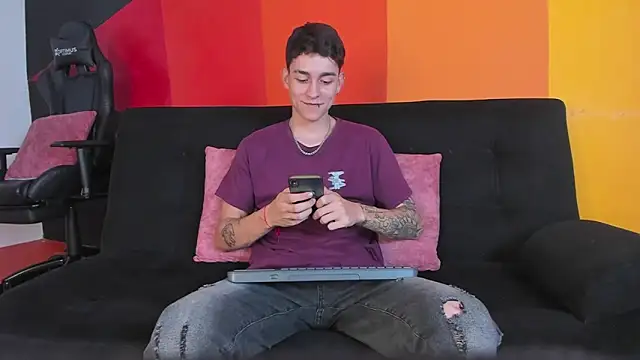 Snapshot of LukeSavagge chatting on 10.16.25 LukeSavagge online show from 10.16.25