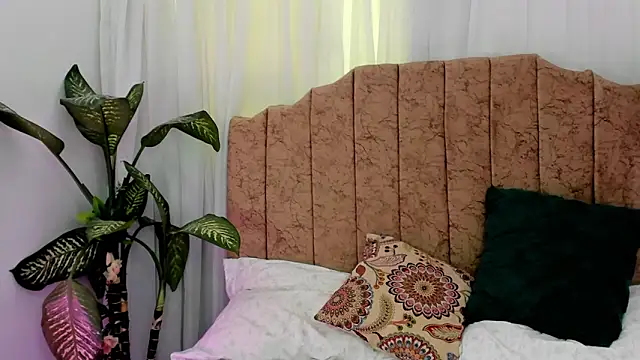 Abbie thomson  online show from 10.11.25