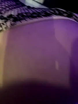 Snapshot of Hotlatinpussy chatting on 10.16.25 Hotlatinpussy online show from 10.16.25