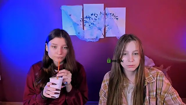 Snapshot of esme_moore_ chatting on 10.30.25 esme moore online show from 10.30.25