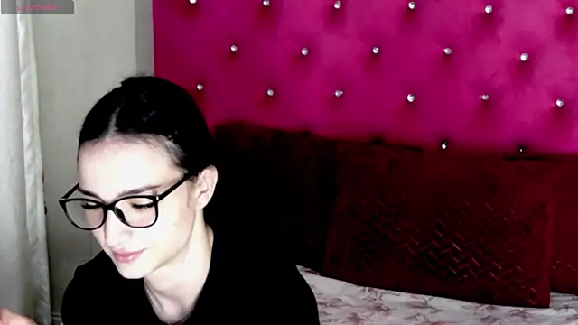 KimmySprinkles online show from 10.10.25