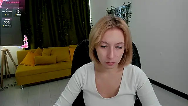 Emma Garcias online show from 10.17.25