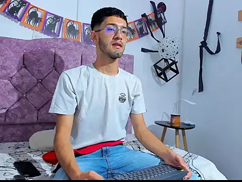 ianthompsoncut online show from 10.21.25