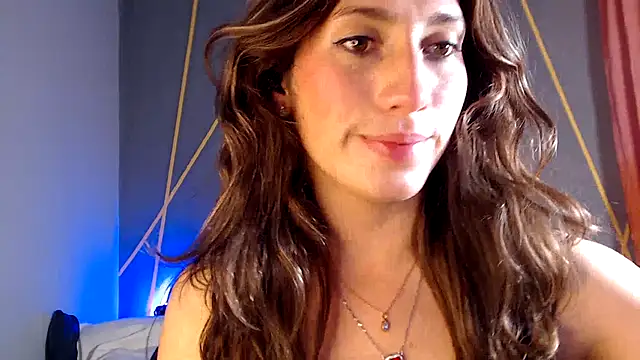 Snapshot of _Carolinee_1 chatting on 10.30.25 Carolinee 1 online show from 10.30.25