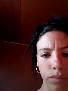 Snapshot of Gonzalezjuli chatting on 11.09.25 Gonzalezjuli online show from 11.09.25